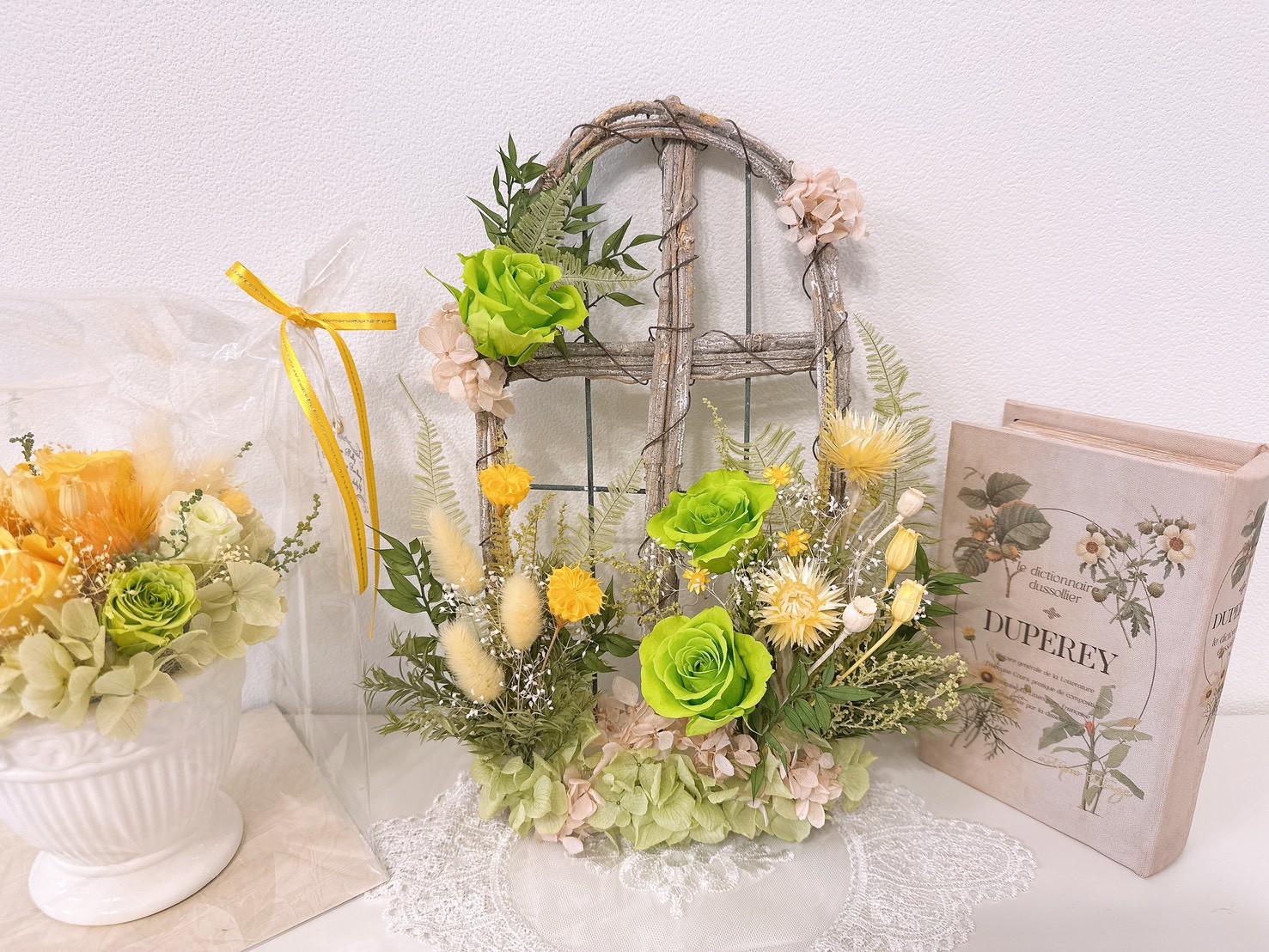 窓辺に咲く 春のグリーンローズ ウィンドウアレンジ ナチュラル 母の日 春限定2026 ギフト 癒し 新生活 インテリア | 2枚目